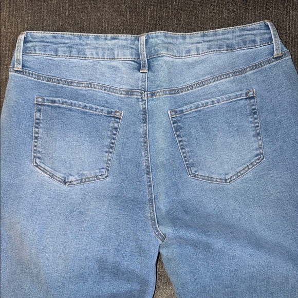 Forever 21 Light Blue Boyfriend Jeans - Picture 5 of 6